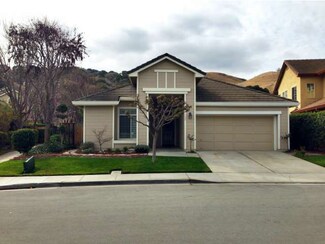 17634 Winding Creek Rd, Salinas, CA 93908
