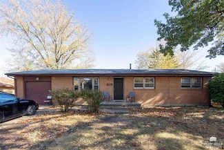1432 University Dr, Manhattan, KS 66502
