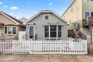21 Pineview Ave, Keansburg, NJ 07734