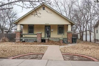 820 W 3rd St, Pratt, KS 67124