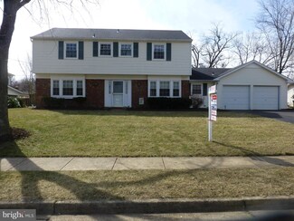 12838 Point Pleasant Dr, Fairfax, VA 22033