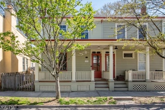 49 Buttonwood St, Lambertville, NJ 08530