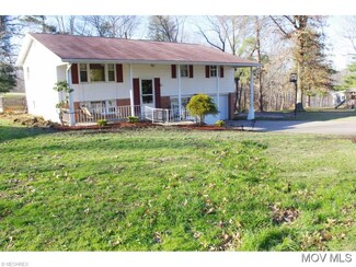195 Veto Cir, Belpre, OH 45714