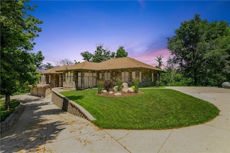 3140 Carroll Dr SE, Cedar Rapids, IA 52403