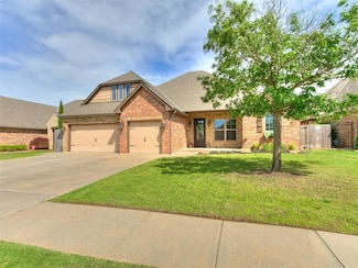 1808 Lago Dr, Moore, OK 73160