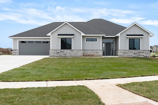 6809 W Palmetto St, Wichita, KS 67205