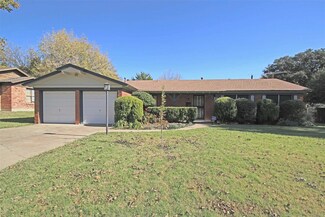 3109 Phoenix Dr, Fort Worth, TX 76116