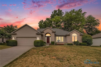 8254 Water Park Dr, Holland, OH 43528