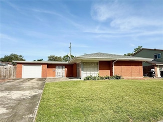 1912 Holiday Dr, New Orleans, LA 70114