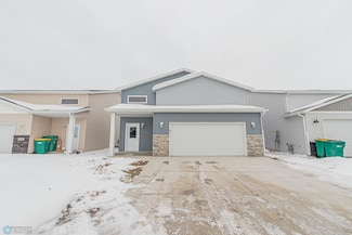 762 Prairie Ave, Horace, ND 58047