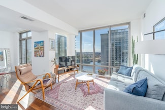 675 President St, Baltimore, MD 21202