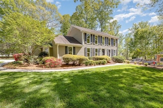 3901 Buncombe Dr, Greensboro, NC 27407