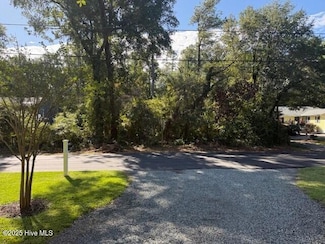 7409 Sound Dr, Emerald Isle, NC 28594