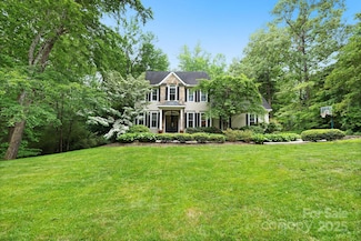 226 Duncan Estate Dr, Fletcher, NC 28732