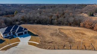 9239 Cedar Ridge Dr, West Des Moines, IA 50266