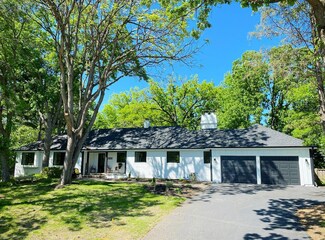 5908 Interlachen Blvd, Edina, MN 55436
