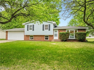 2345 Zircon St NE, Canton, OH 44721