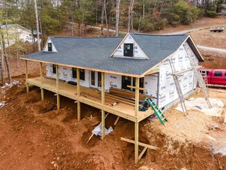 30 Fox Ridge Cir, Franklin, NC 28734