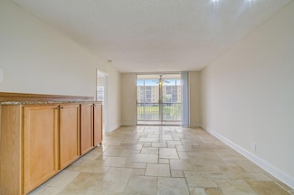 7940 NW 50th St Unit 203, Lauderhill, FL 33351