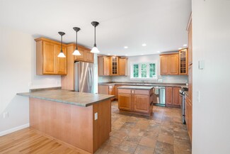 299 Hanover St, Claremont, NH 03743