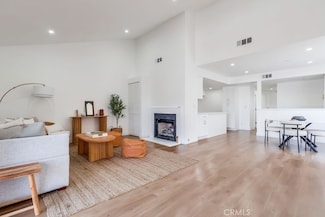 946 W 220th St Unit 216, Torrance, CA 90502