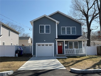 11 Lynn Ave, East Providence, RI 02916