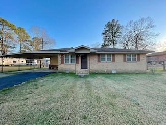 201 W Pierce St, Crossett, AR 71635