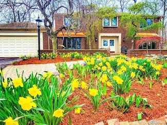 5130 Lake Bluff Rd, West Bloomfield, MI 48323