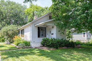 621 15th St S, Fargo, ND 58103