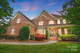 5916 Four Wood Dr, Matthews, NC 28104