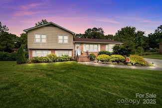 206 Cedarwood Dr, Salisbury, NC 28147