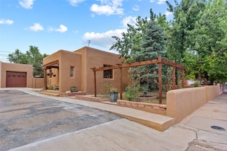 845 Gilmore St, Santa Fe, NM 87505