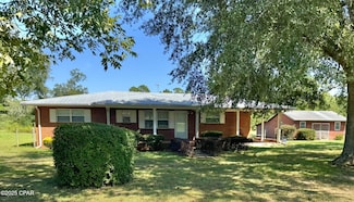 5094 Smokey Rd, Graceville, FL 32440