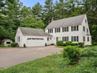 23 Lafayette Dr, East Walpole, MA 02032