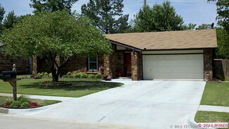 904 S Lions Ave, Broken Arrow, OK 74012