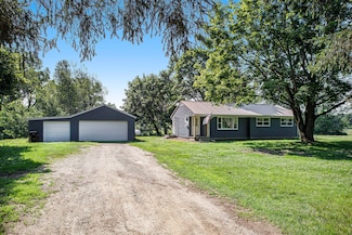21044 Junction Rd, Bellevue, MI 49021