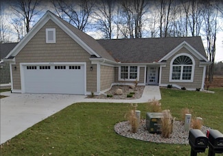 4113 Boulder Creek Dr, Midland, MI 48642