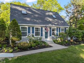 16 Pine Valley Rd, Old Orchard Beach, ME 04064