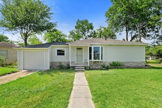 1217 Parkway St, Baytown, TX 77520