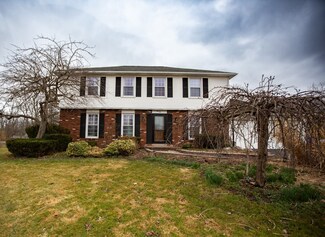 210 Kinmont Dr, Rochester, NY 14612
