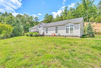 925 Givens Tyler Rd, Salem, VA 24153