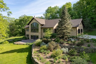 5949 Korback Rd, Spring Green, WI 53588