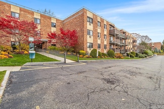 115 Dehaven Dr Unit 114, Yonkers, NY 10703