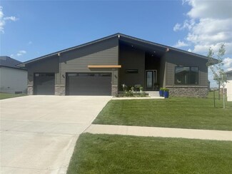 3997 NW 179th Ct, Clive, IA 50325