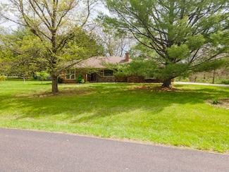 6300 S Old Village Rd, Columbia, MO 65203