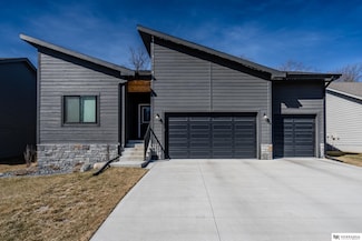 2800 Krejci Blvd, Blair, NE 68008