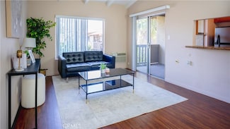 1345 Cabrillo Park Dr Unit B14, Santa Ana, CA 92701