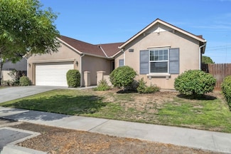 897 Himalaya Dr, Lemoore, CA 93245