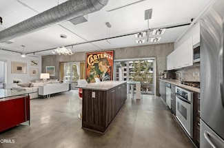 645 W 9th St Unit 200, Los Angeles, CA 90015