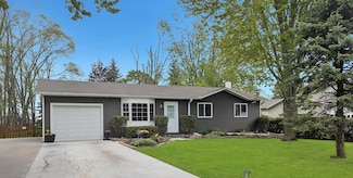 101 Island View Dr, Alpena, MI 49707